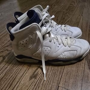 Air Jordan 6 Retro  Size 6.5Y